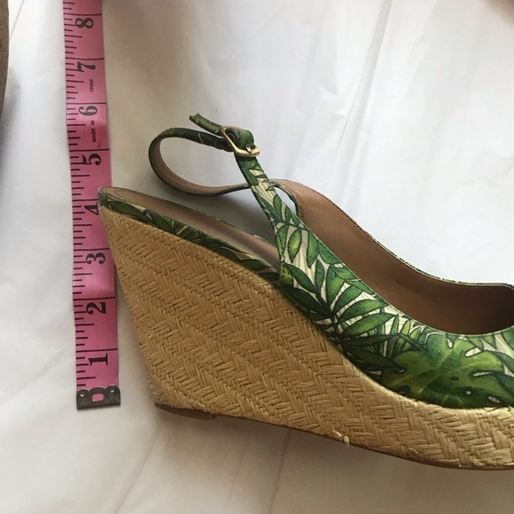 Tahari Wedge Sling back heels Size 9 - Picture 8 of 8
